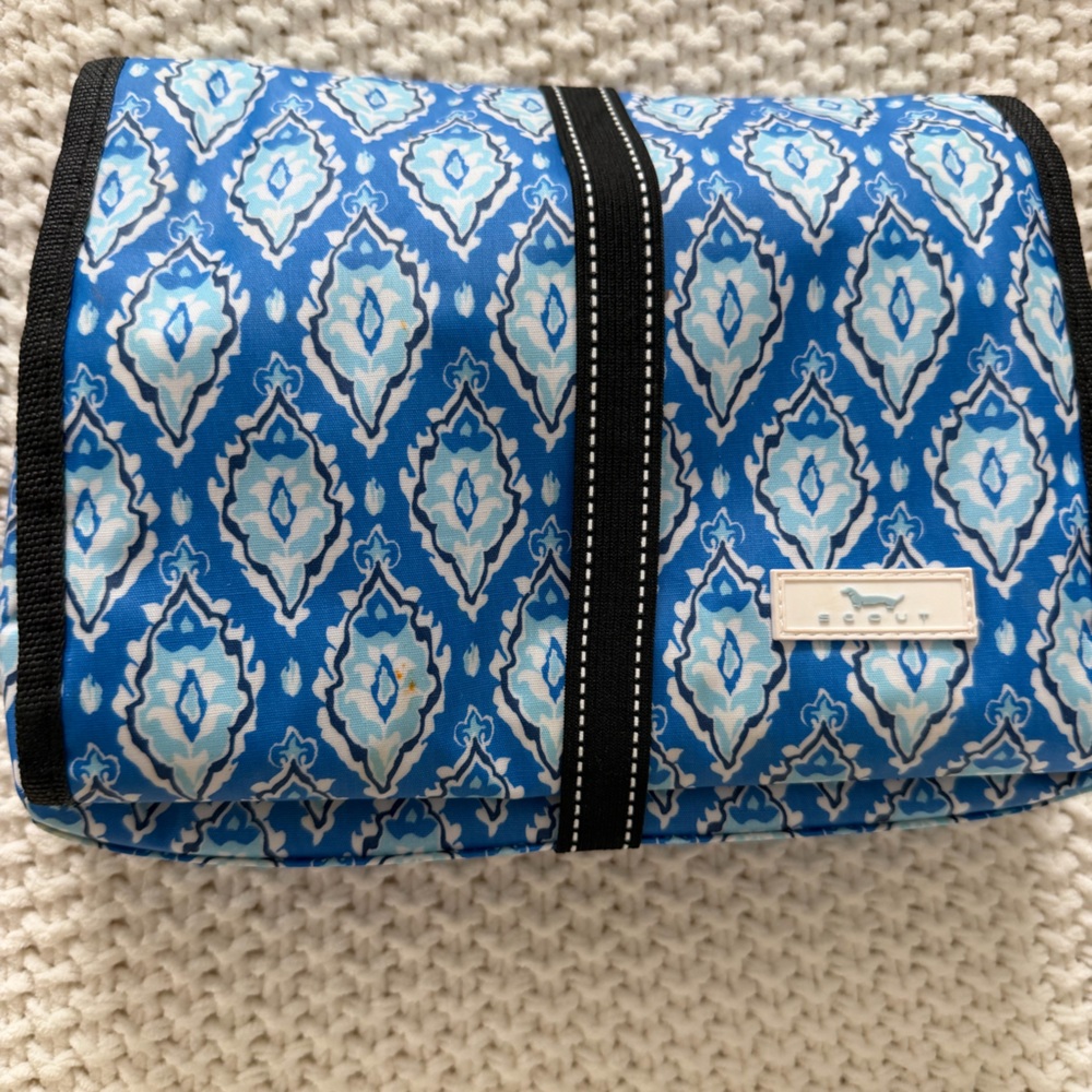 Scout Blue Geometric Cosmetic Roll with Black Trim